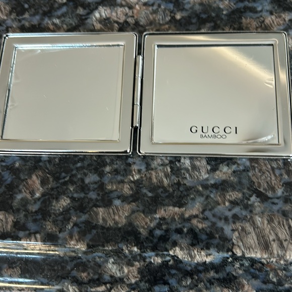 GUCCI BAMBOO SILVER TONE DOUBLE SIDED COMPACT MIRROR NEW - Picture 4 of 8